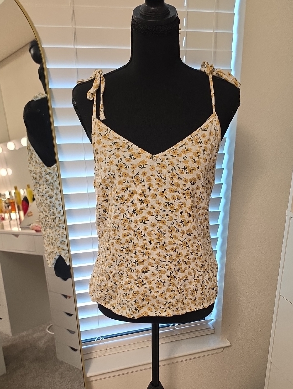 Abercrombie and Fitch Tie-Shoulder Floral Cami Tank Top in Yellow